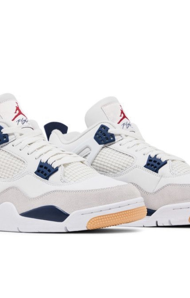 SB Jordan 4 "Navy"