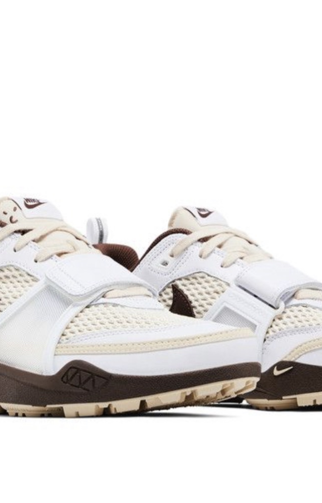 Travis Scott X Nike Zoom Field jaxx "light chocolate"